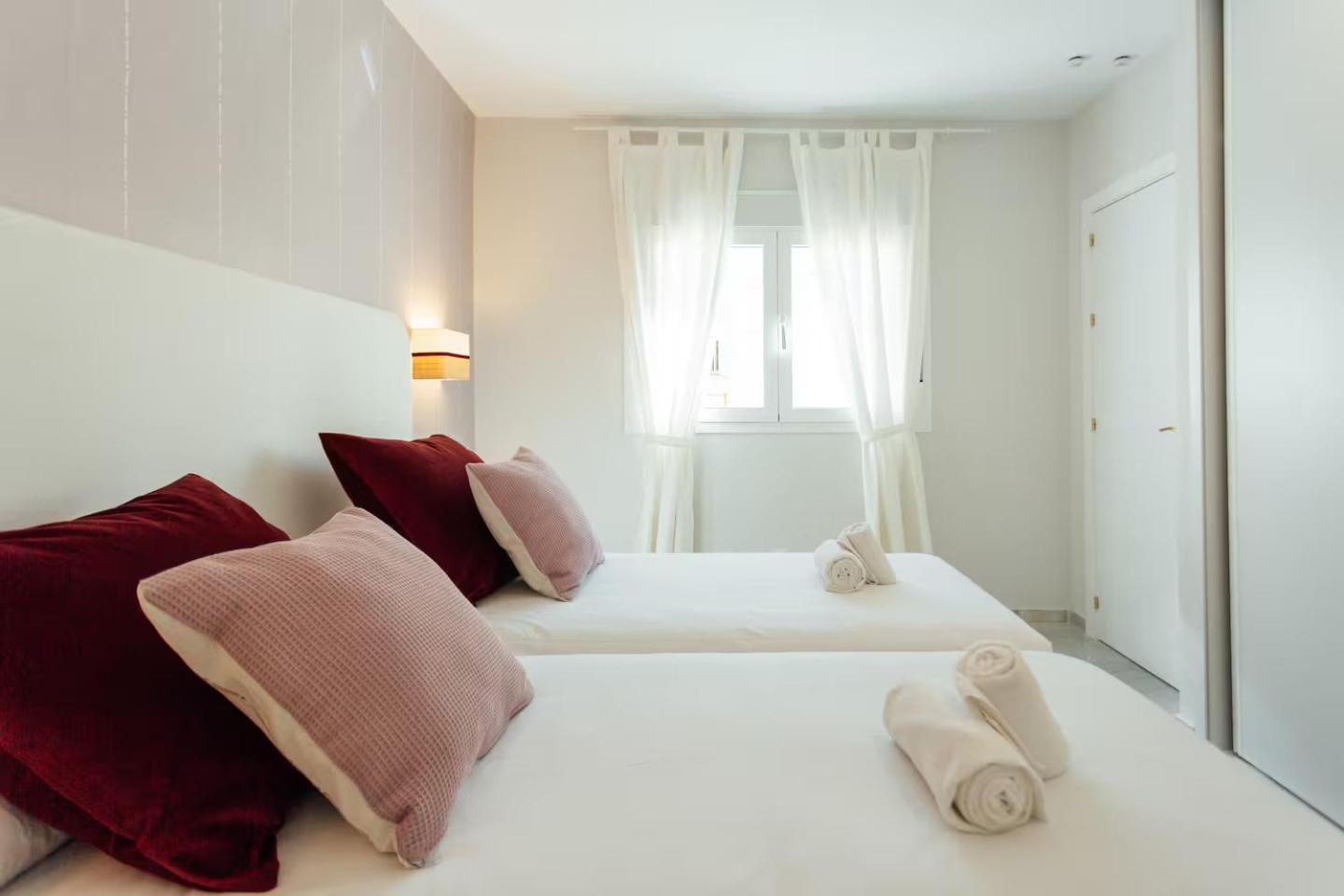 Reformed And Comfy- 2Bd 2Bth- Arenal Apartment Seville Ngoại thất bức ảnh