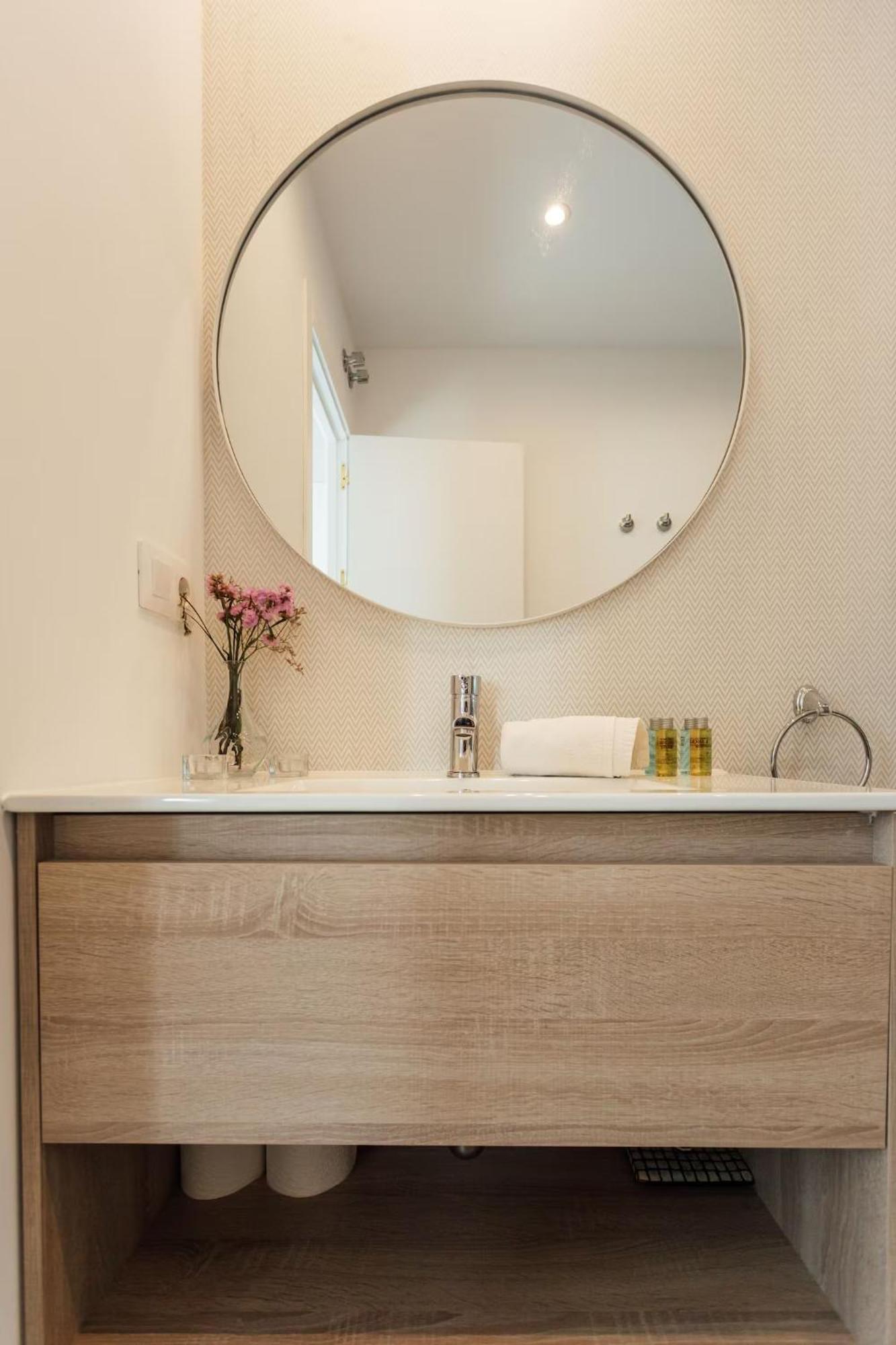 Reformed And Comfy- 2Bd 2Bth- Arenal Apartment Seville Ngoại thất bức ảnh