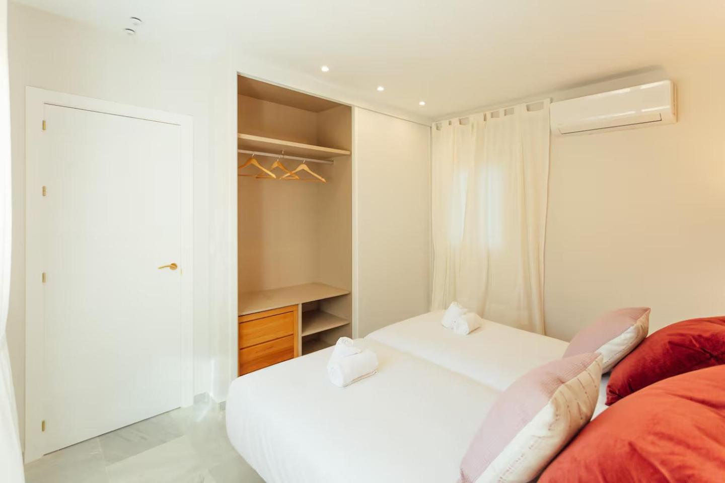 Reformed And Comfy- 2Bd 2Bth- Arenal Apartment Seville Ngoại thất bức ảnh